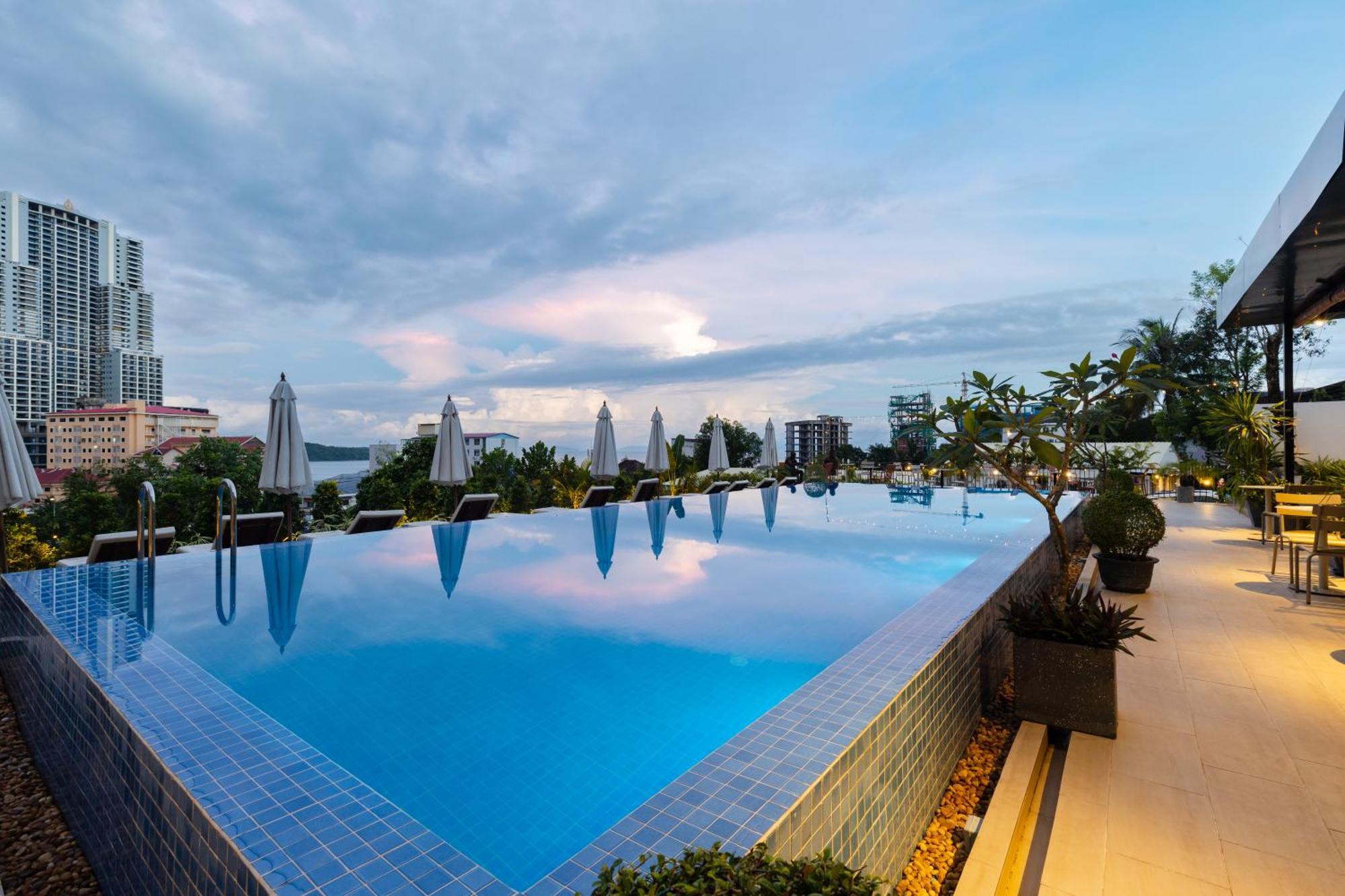 Onederz Sihanoukville - 10 Mins Walk From The Tourism Pier Buitenkant foto