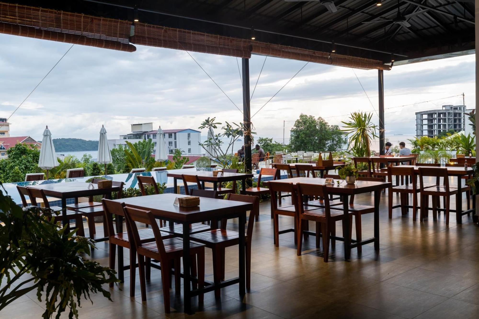 Onederz Sihanoukville - 10 Mins Walk From The Tourism Pier Buitenkant foto