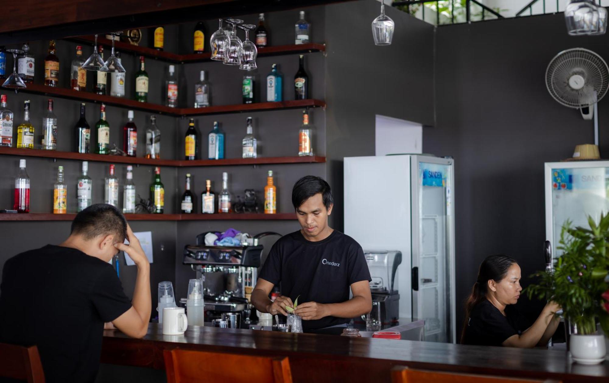 Onederz Sihanoukville - 10 Mins Walk From The Tourism Pier Buitenkant foto