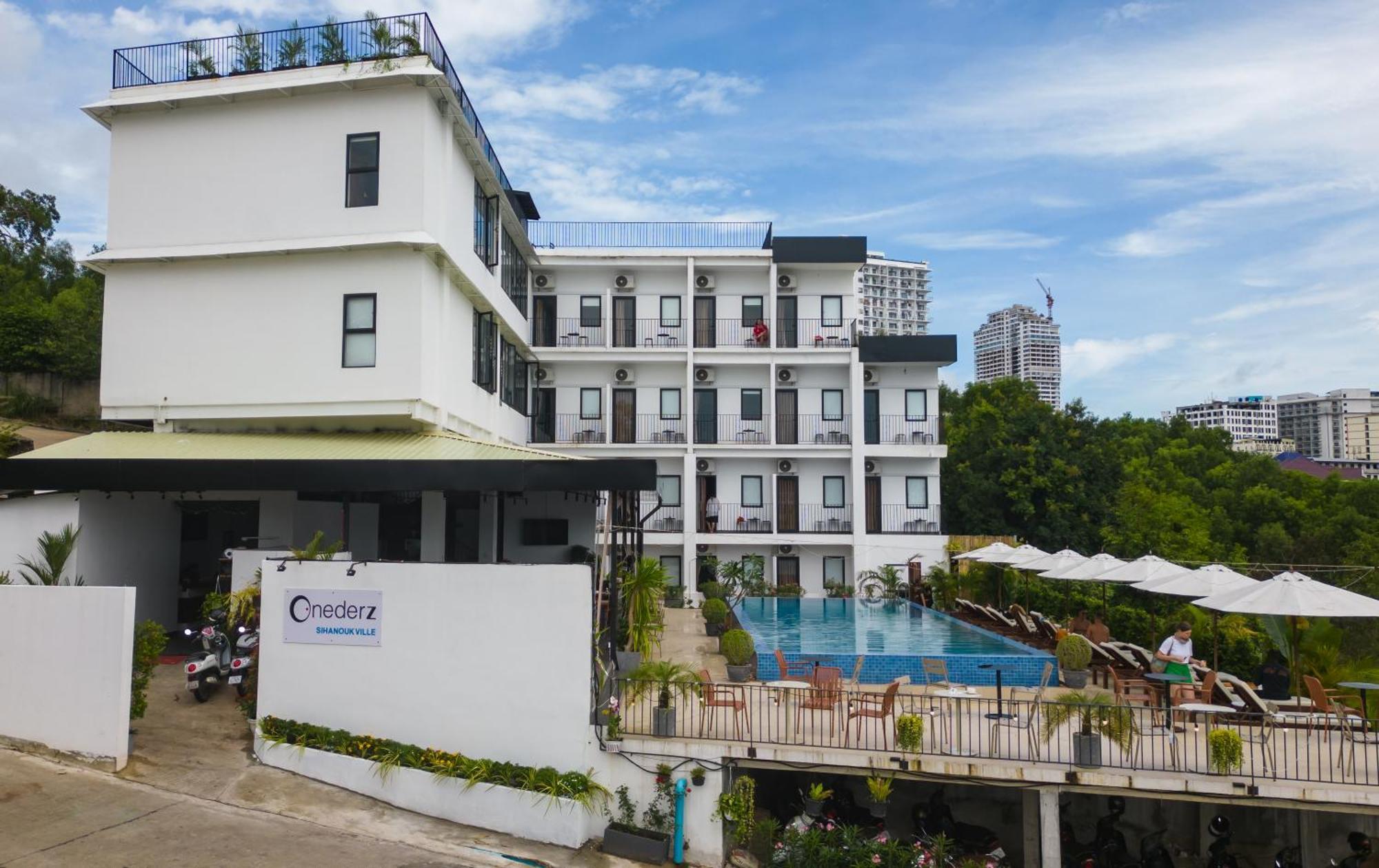 Onederz Sihanoukville - 10 Mins Walk From The Tourism Pier Buitenkant foto